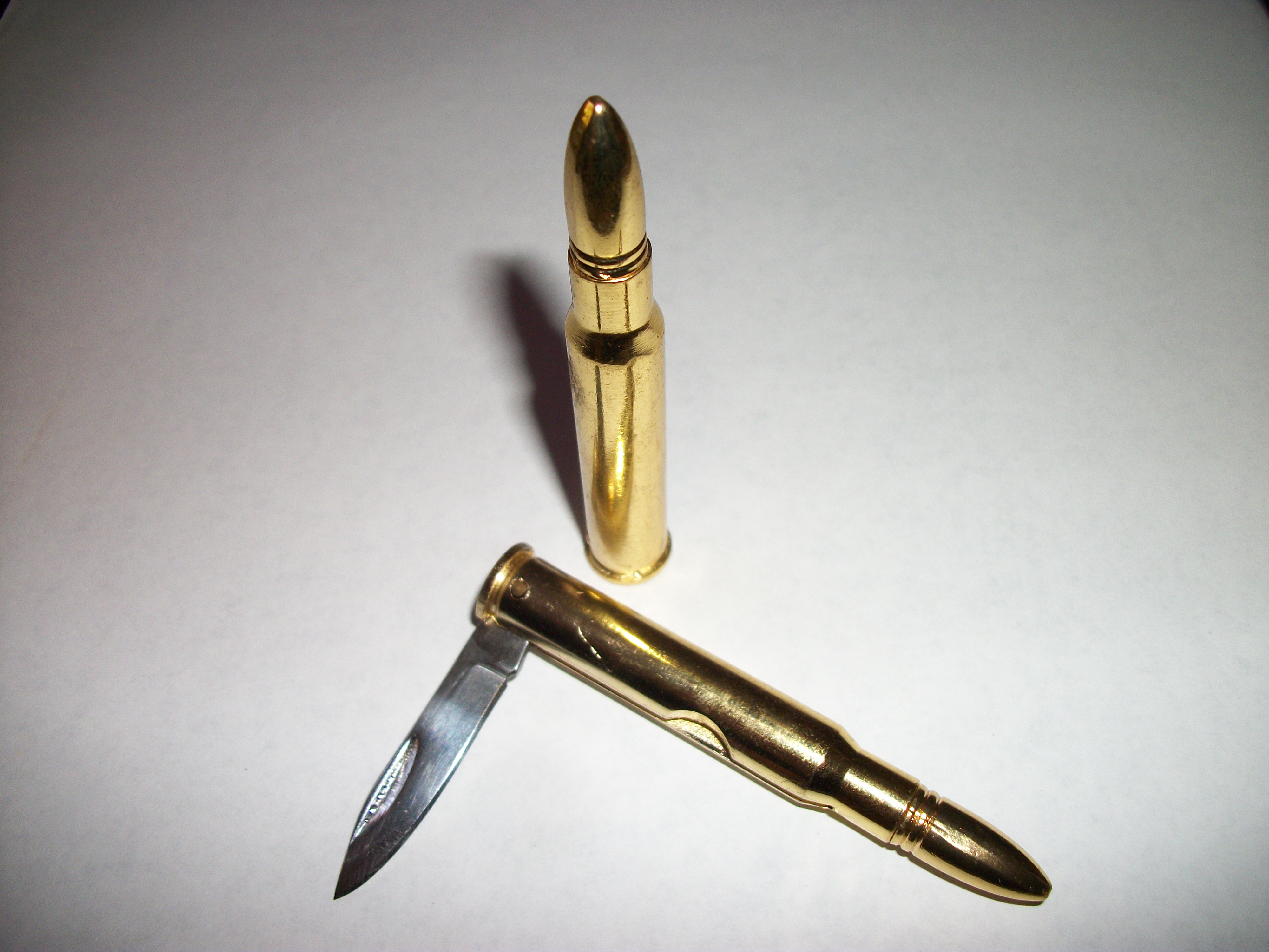 [Knife]